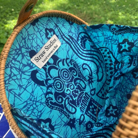 Woven Rattan Purse - Picture 4 of 6